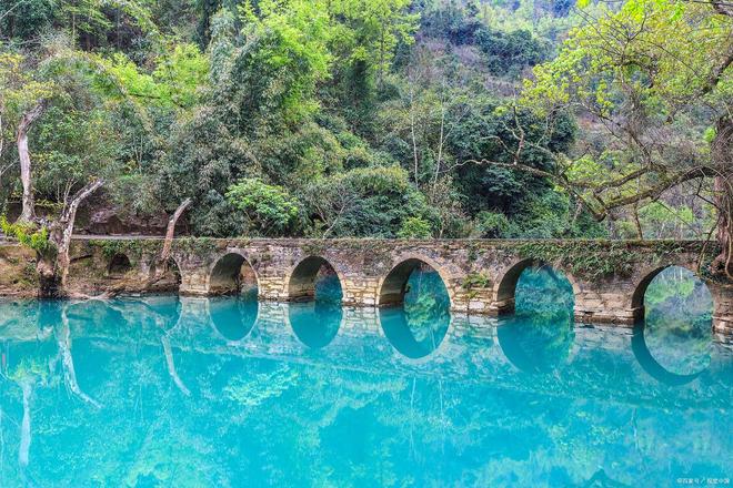 费电话号码：【贵阳当地旅行社导游】冰球突破豪华版手机版贵州旅游咨询免(图1)