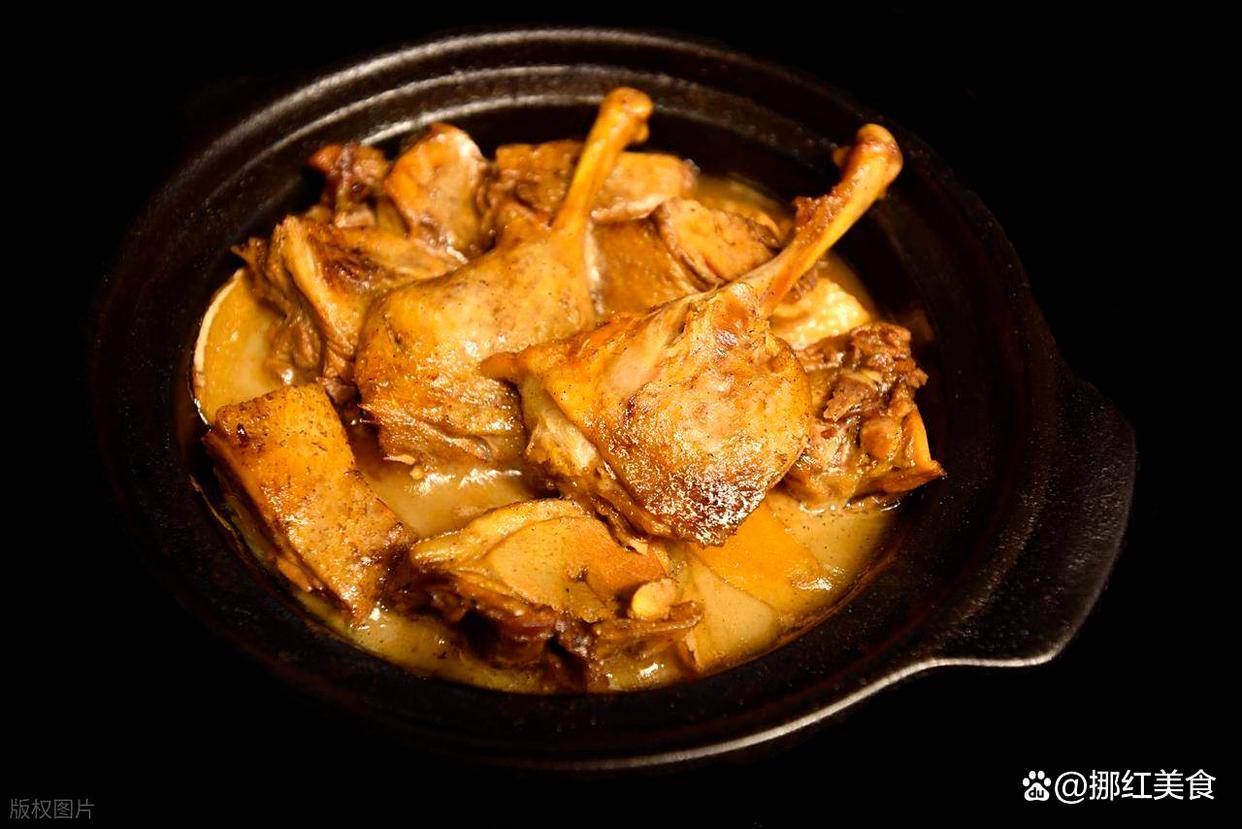 秘经典姜母鸭的千年由来与家常制法冰球突破网站御膳传奇暖身至味:揭(图4) 秘经典姜母鸭的千年由来与家常制法冰球突破网站御膳传奇暖身至味:揭(图4)