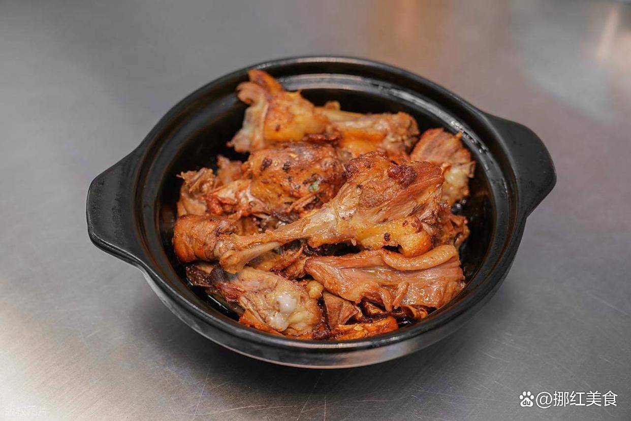 秘经典姜母鸭的千年由来与家常制法冰球突破网站御膳传奇暖身至味：揭(图5)